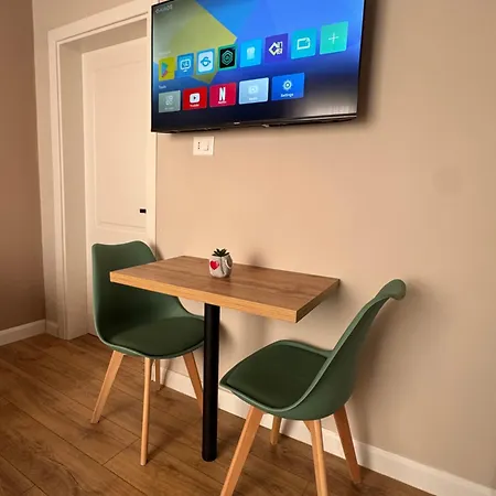 Apartment Land Center *